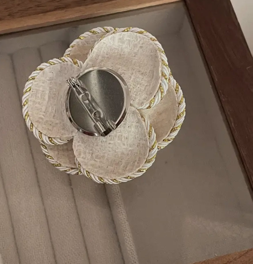 Camelia brooch with pearl