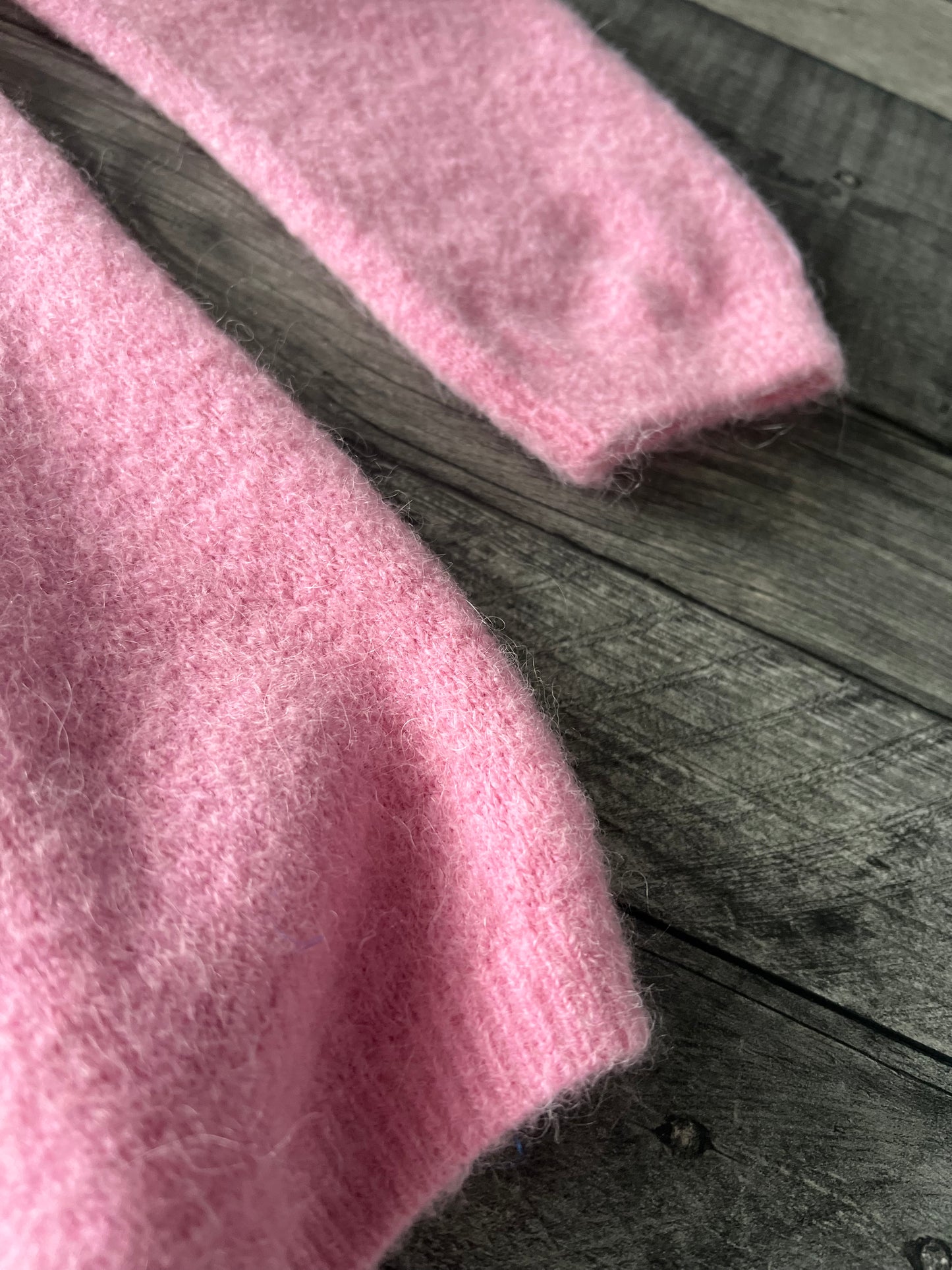 Pink v-neck alpaca cardigan with buttons