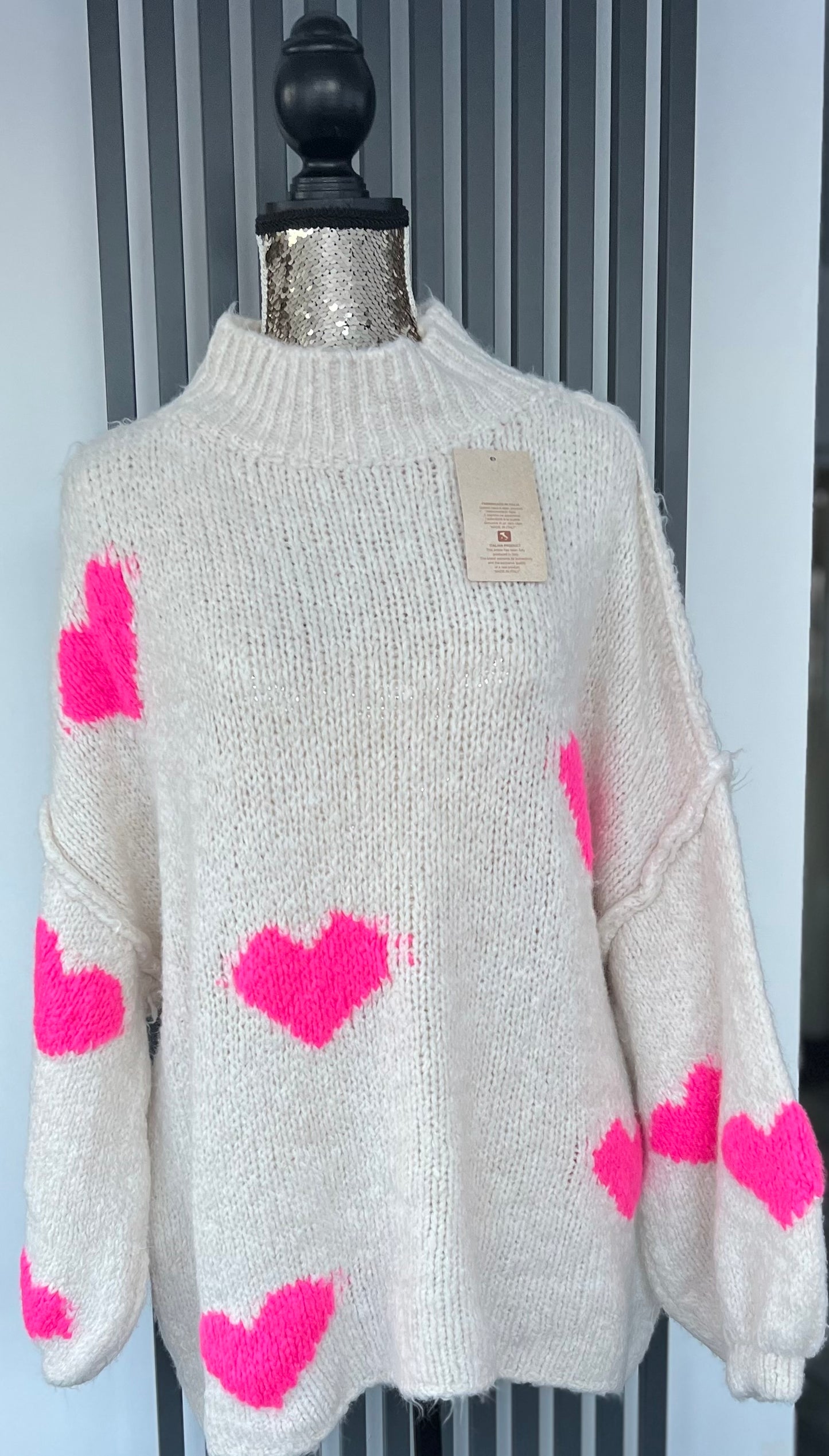 Heart print oversized knitted beige jumper