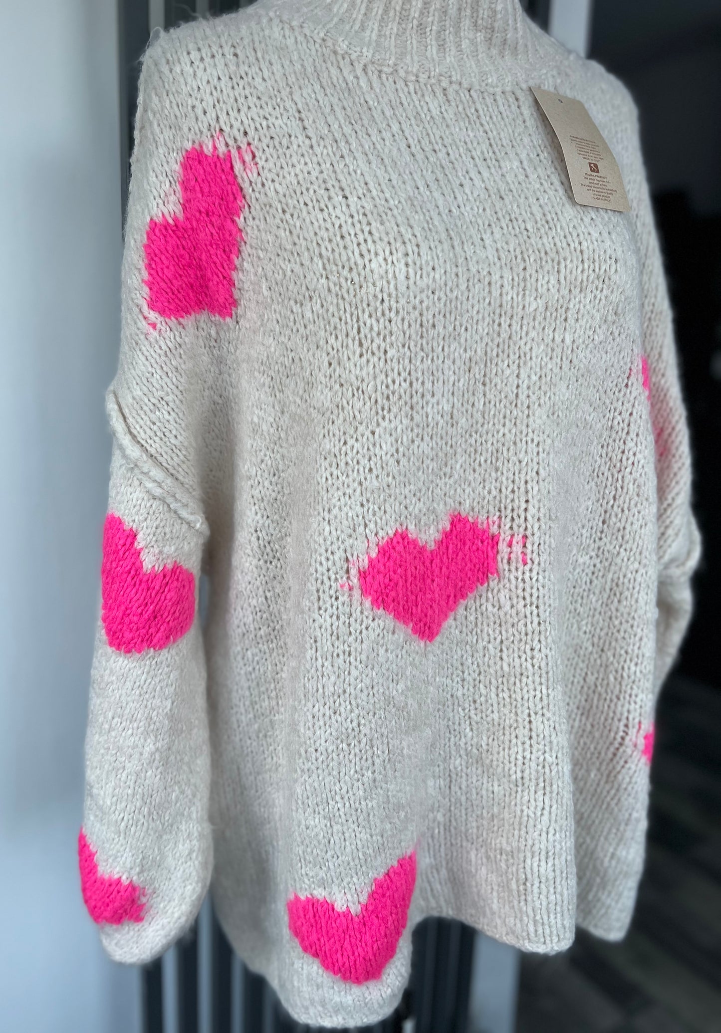 Heart print oversized knitted beige jumper