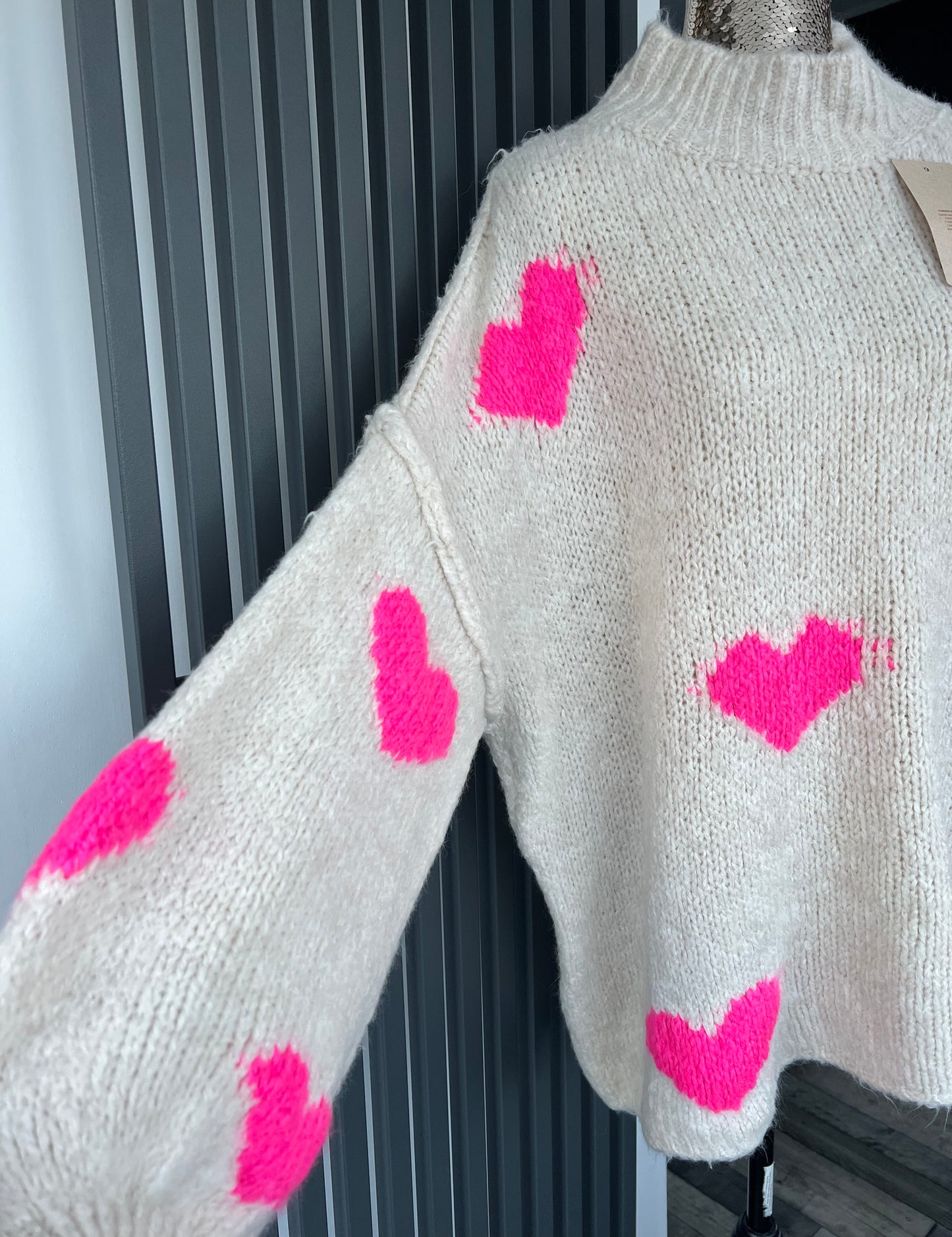 Heart print oversized knitted beige jumper