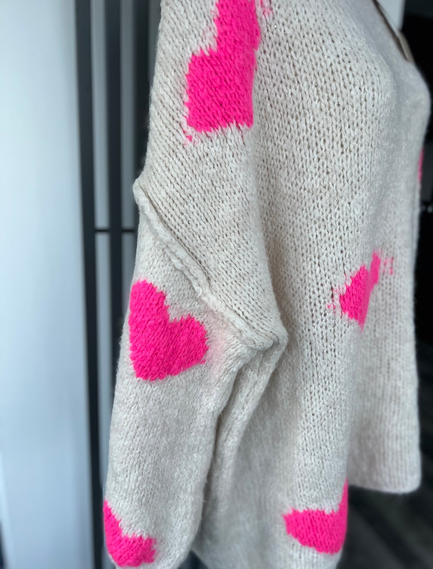 Heart print oversized knitted beige jumper