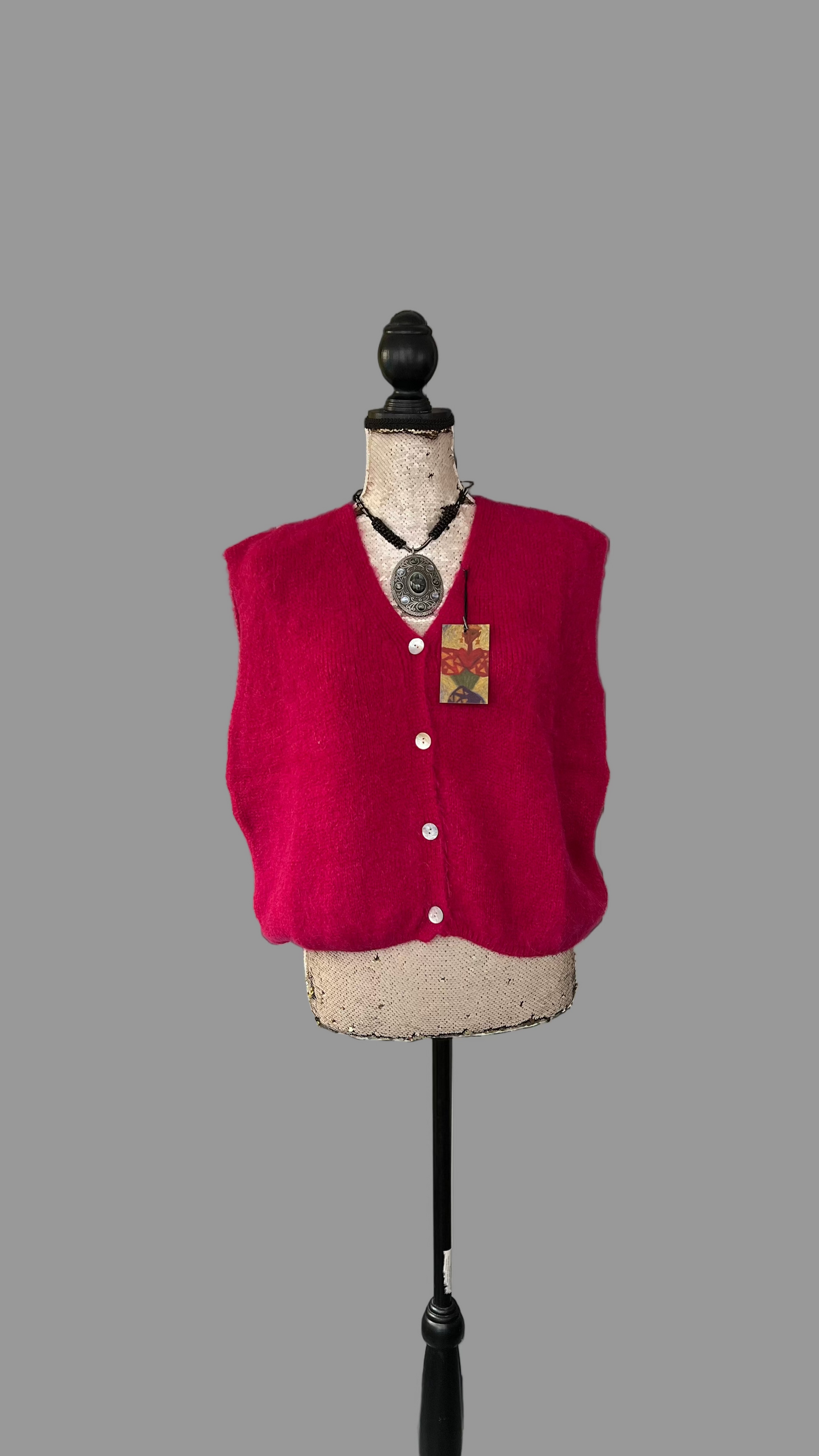 Alpaca sleeveless cardigan with buttons - magenta