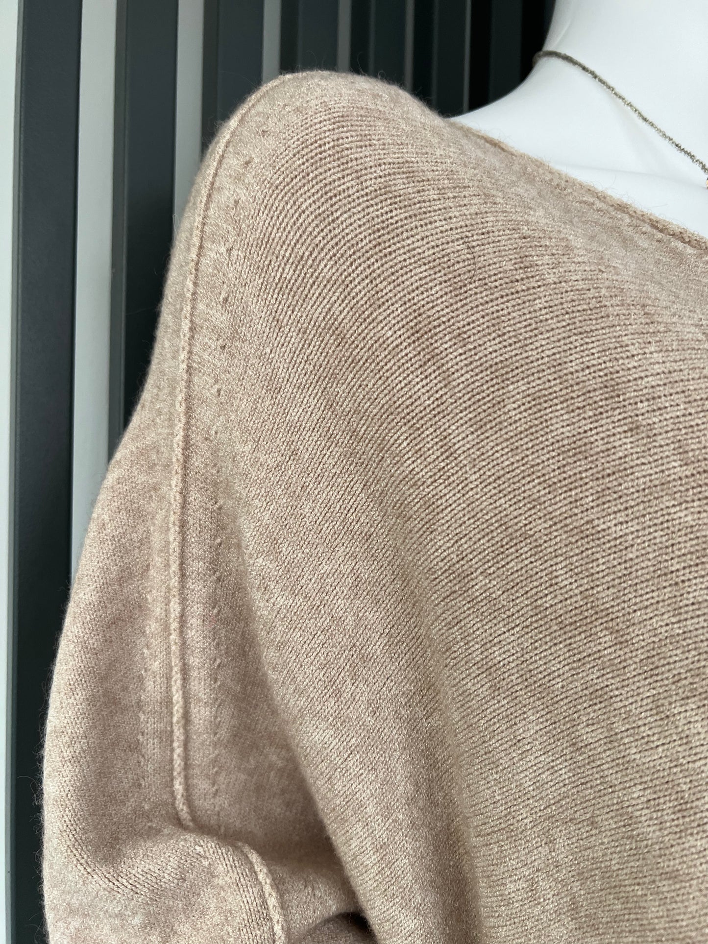 Oversized Fine Knit Jumper Relaxed Fit Beige Plus size Sweater with Pockets