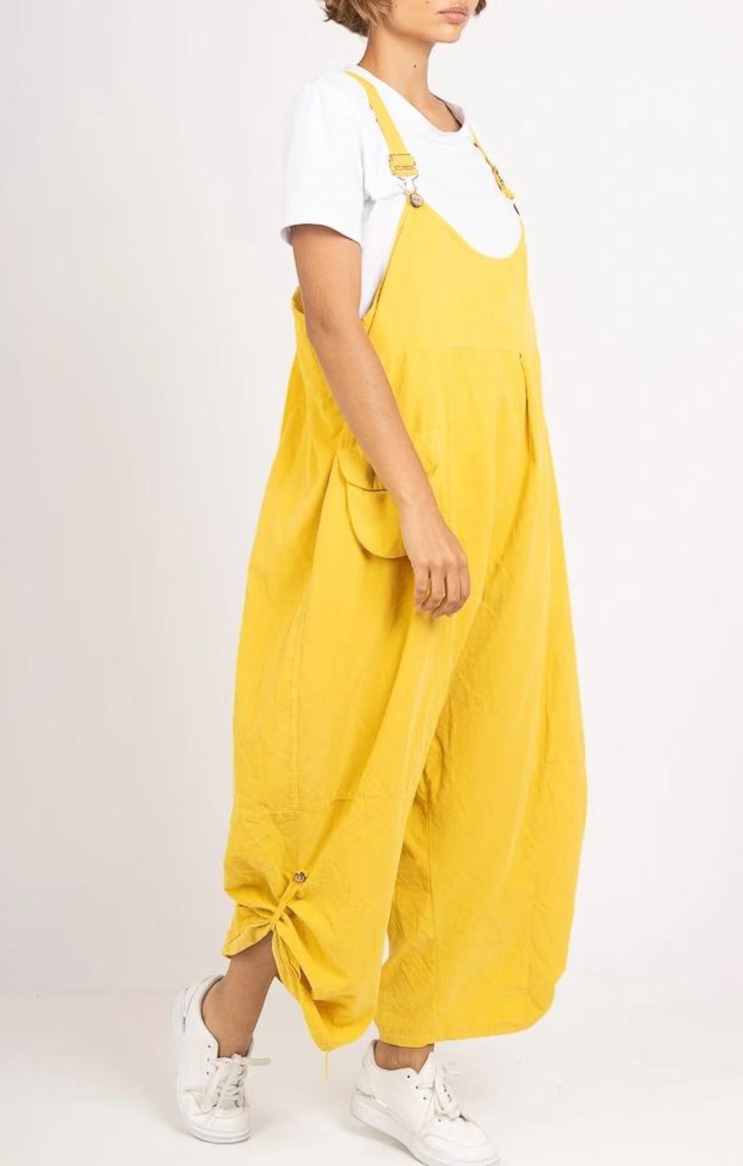Baggy look yellow overall, sleeveless corduroy jumpsuit