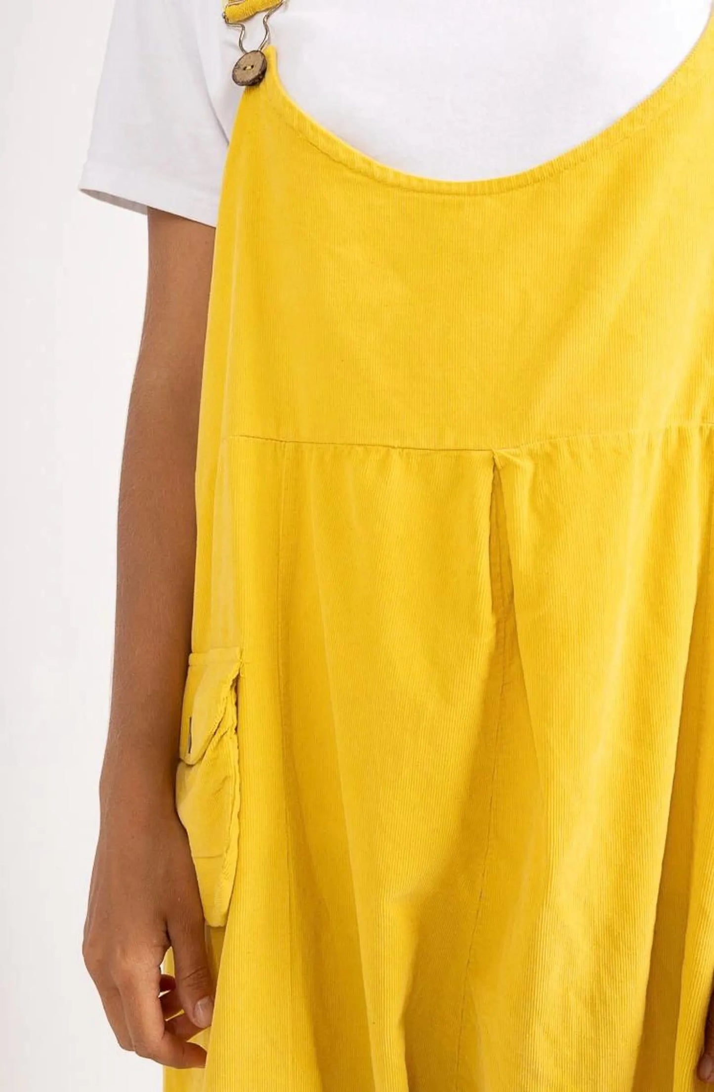 Baggy look yellow overall, sleeveless corduroy jumpsuit