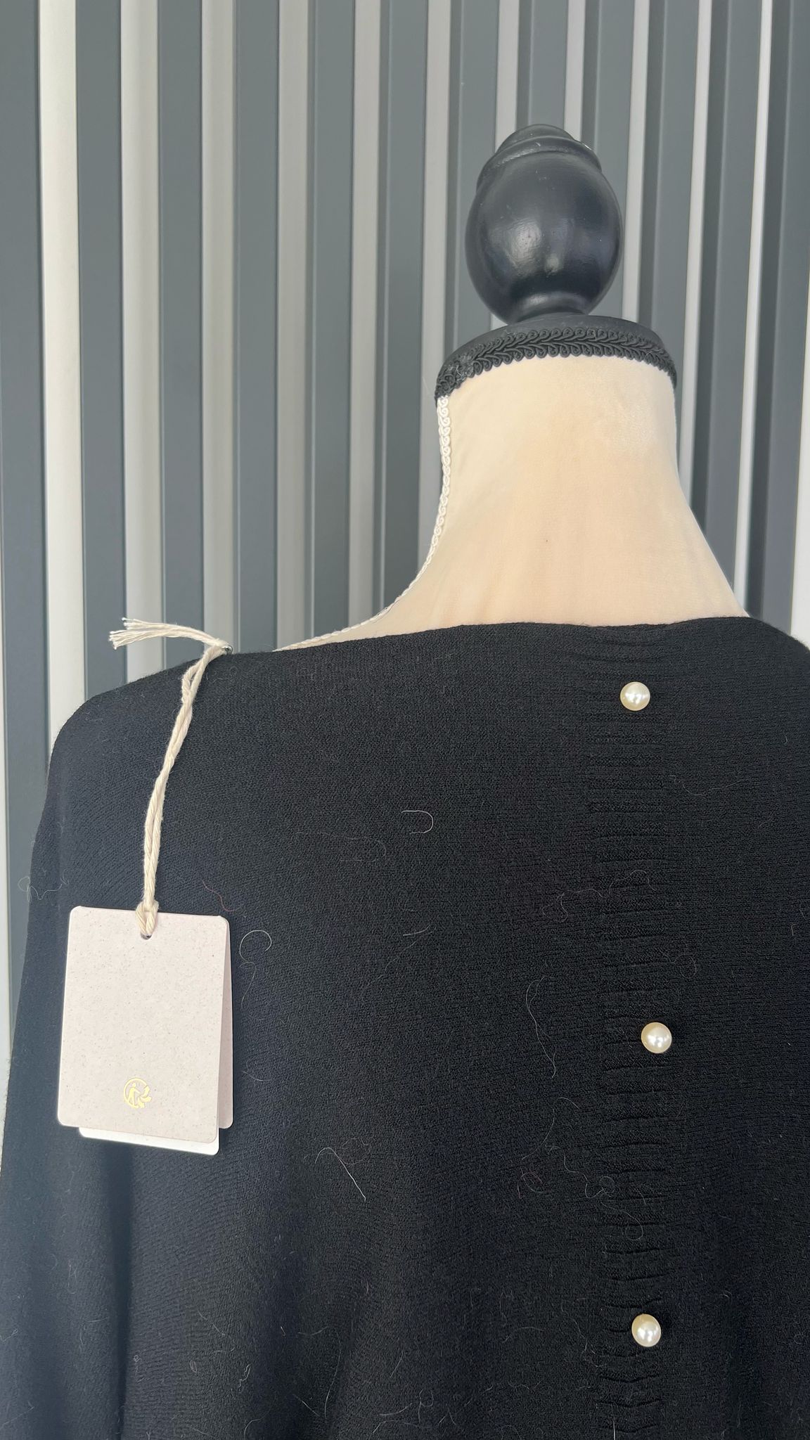 Black pearl back jumper