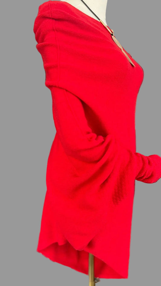 Red asymmetrical jumper with batwing sleeves