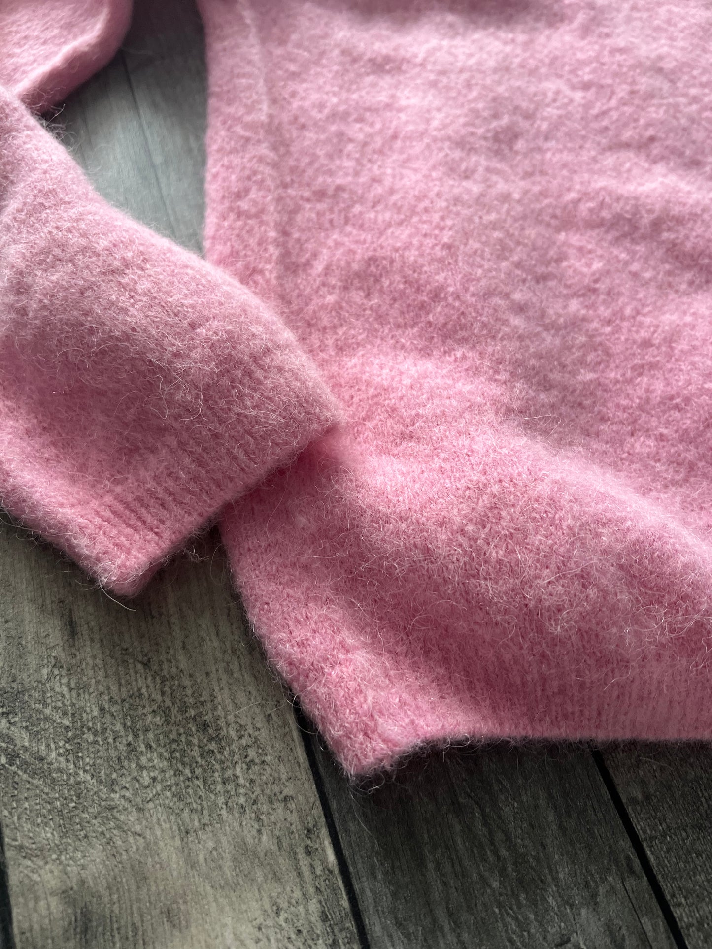 Pink v-neck alpaca cardigan with buttons