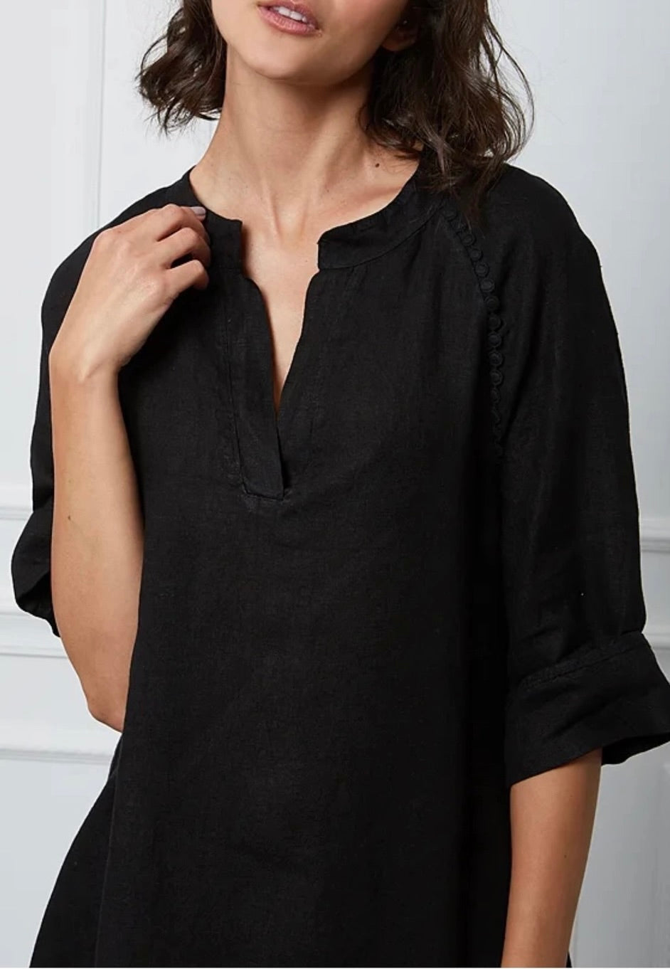 Linen maxi v-neck dress, made in Italy - black
