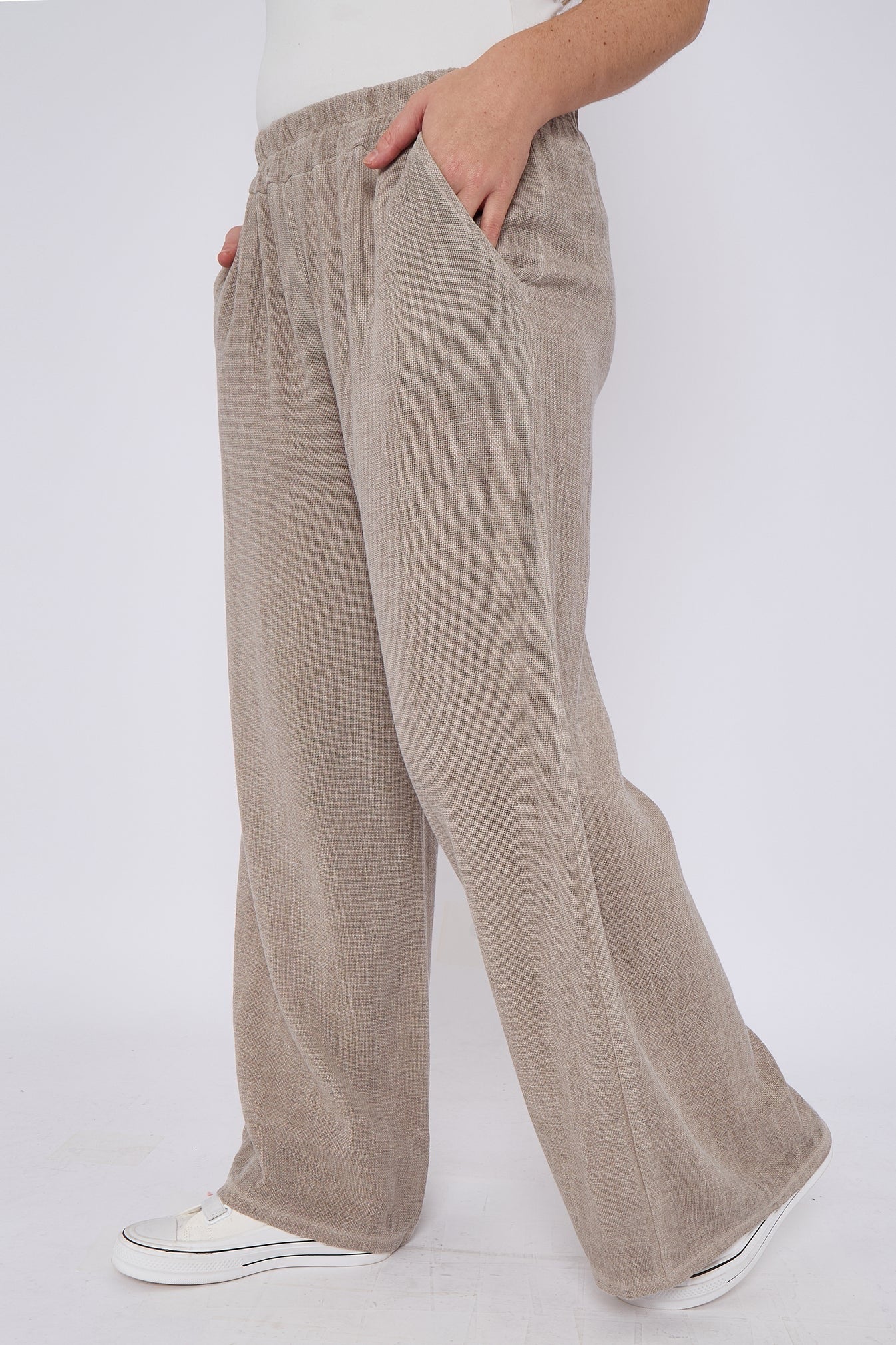 Wide-leg linen trousers