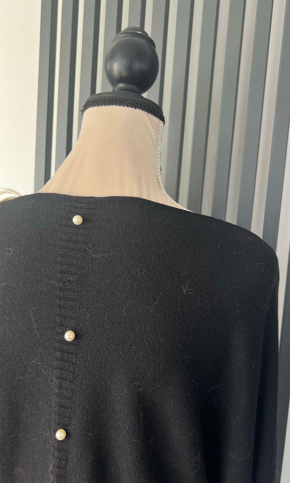 Black pearl back jumper