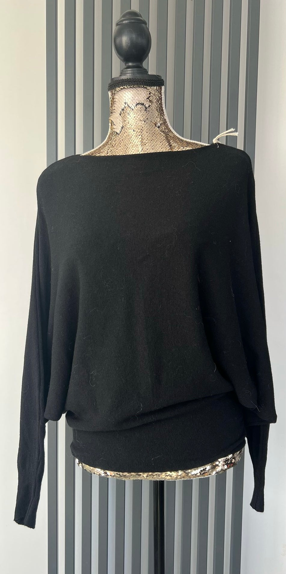 Black pearl back jumper